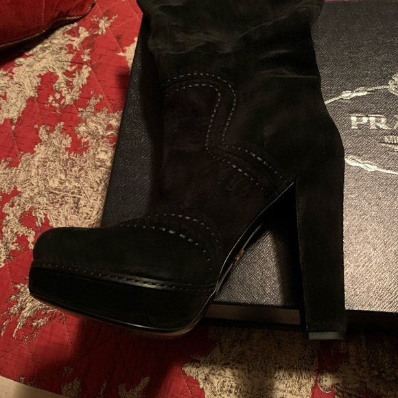 Prada Boots 🙏😇🔥🎉🤑 buy 1 get 1 item free - Picture 8 of 8